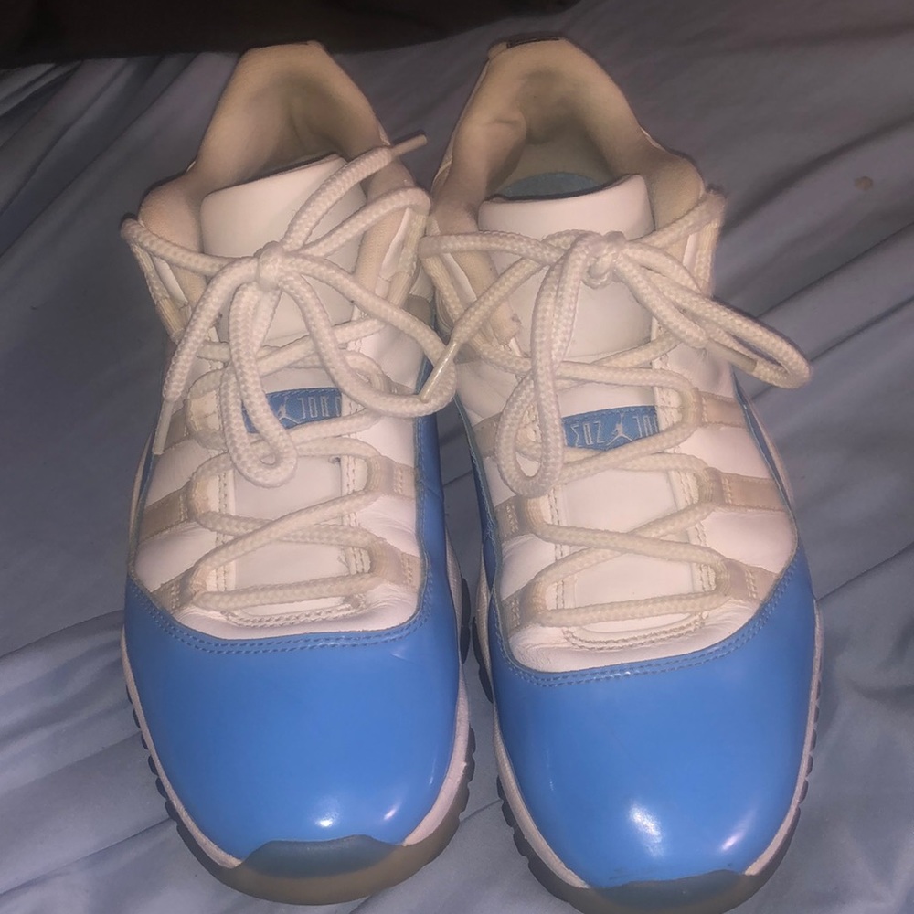 Jordan 11 low columbian blue